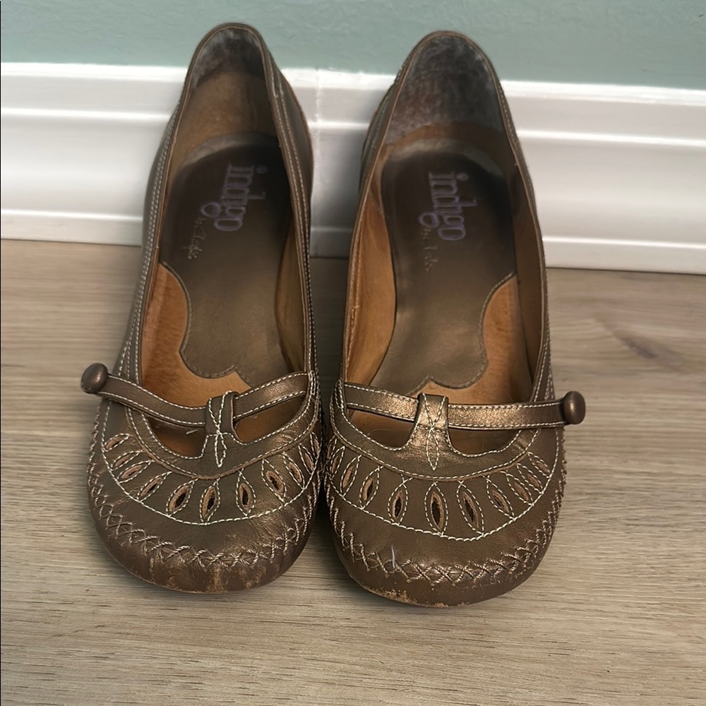 Clark’s (Indigo) Women's gold Leather heels